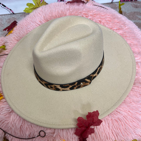 Leopard belt felt hat
